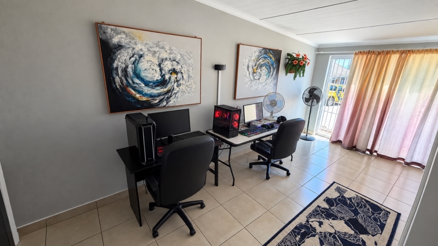 3 Bedroom Property for Sale in Heiderand Western Cape